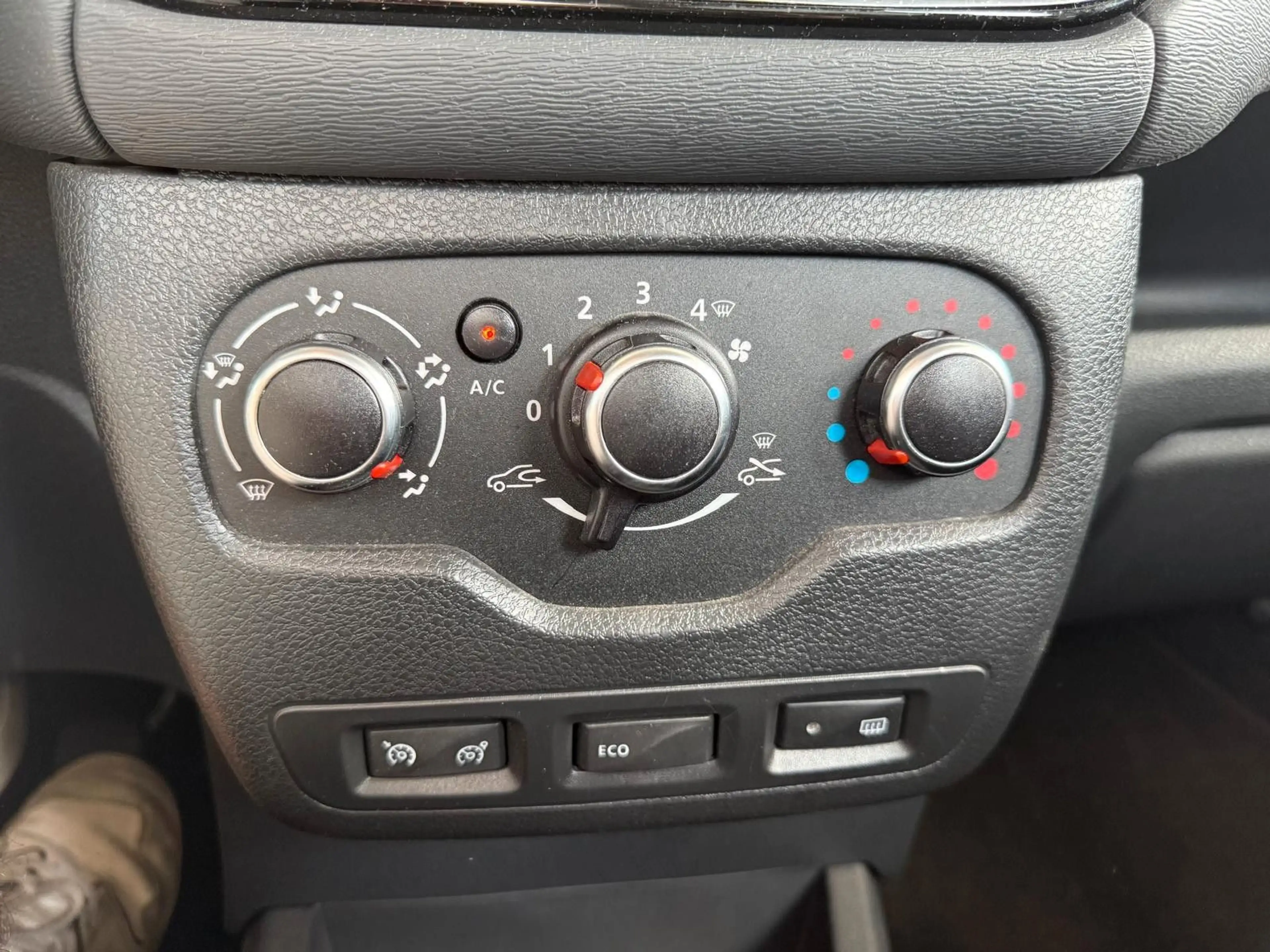 Dacia Dokker Stepway*1.Hand*NAVI*KAMERA*TEMP*SHZ*LM — photo 15