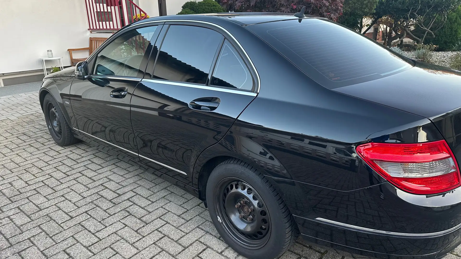 Mercedes-Benz C 200 C 200 CDI DPF BlueEFFICIENCY Černá - 1