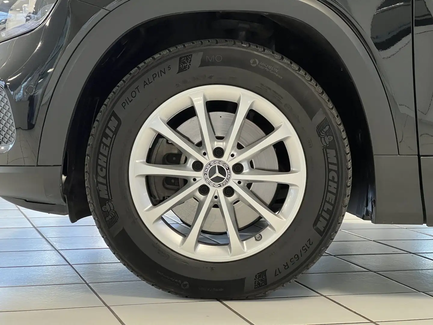 Mercedes-Benz GLB 220 d 4M Progressive 8xALU # junge Sterne !!! Schwarz - 2