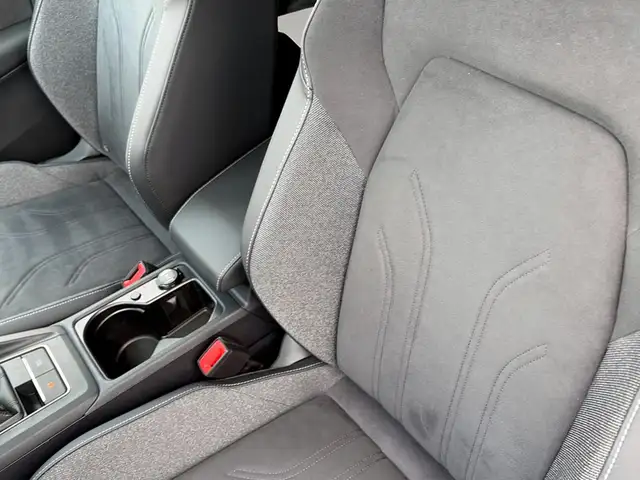 Volkswagen Golf view 8