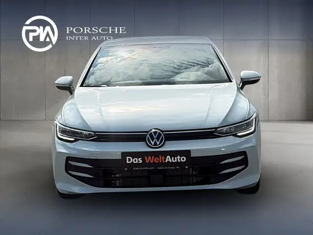 Volkswagen Golf view 2