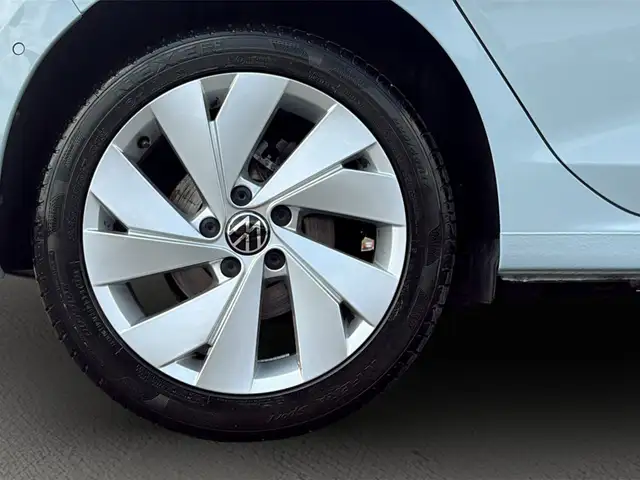 Volkswagen Golf view 6