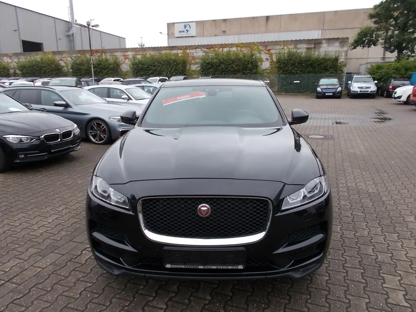 Jaguar F-Pace Prestige 4WD Leder Navi Xenon Allwetter Schwarz - 2