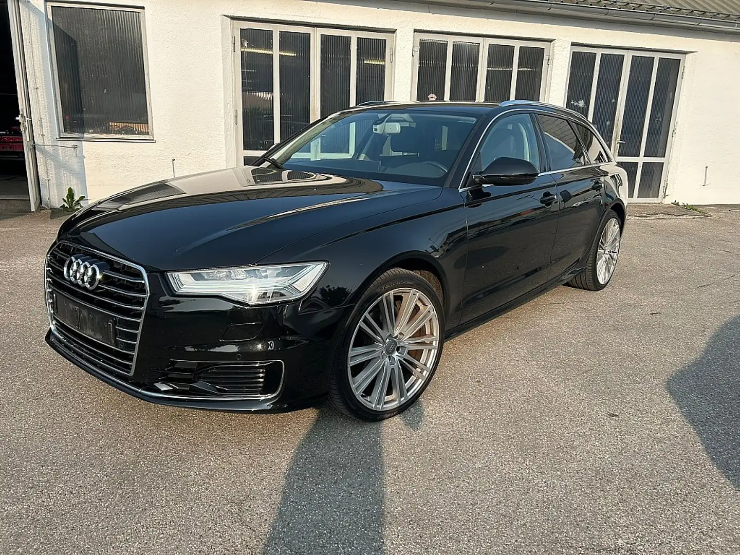 Audi A6 Avant 2,0 TDI ultra S-tronic / VOLL LED / NAVI / Noir - 1
