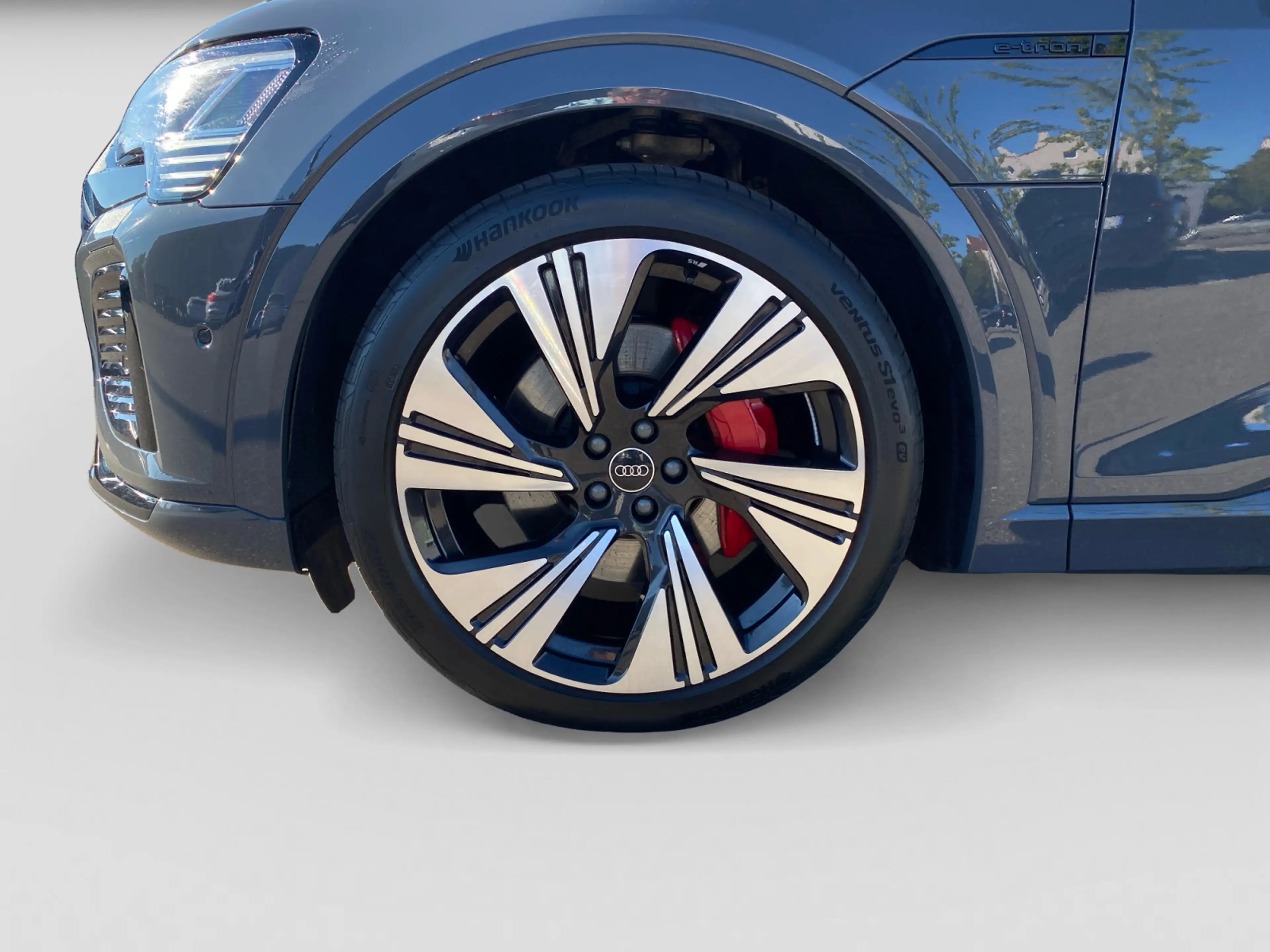 Audi Q8 e-tron 55 quattro S line S-trc HUD B&O 360° A — photo 5