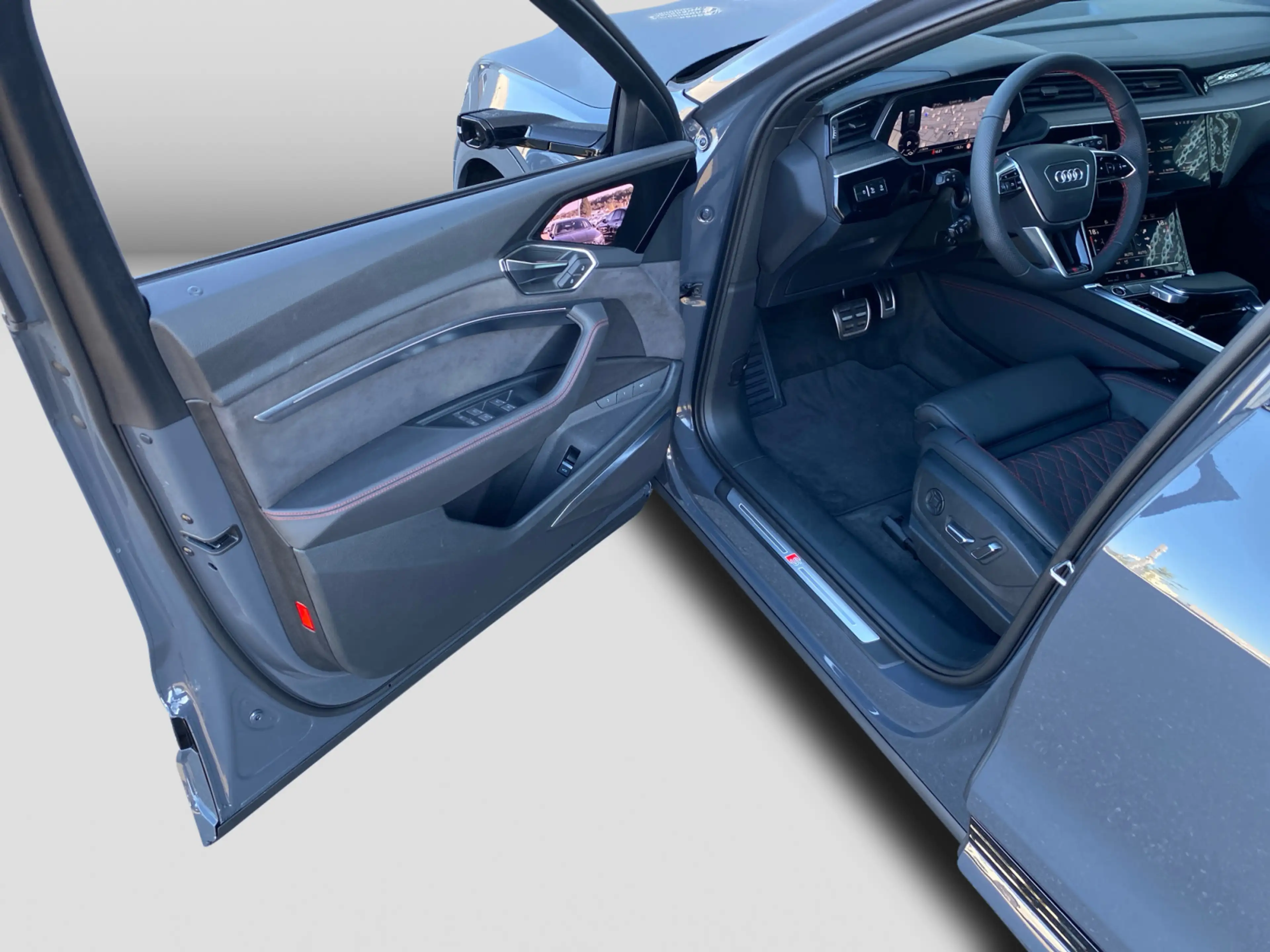 Audi Q8 e-tron 55 quattro S line S-trc HUD B&O 360° A — photo 14
