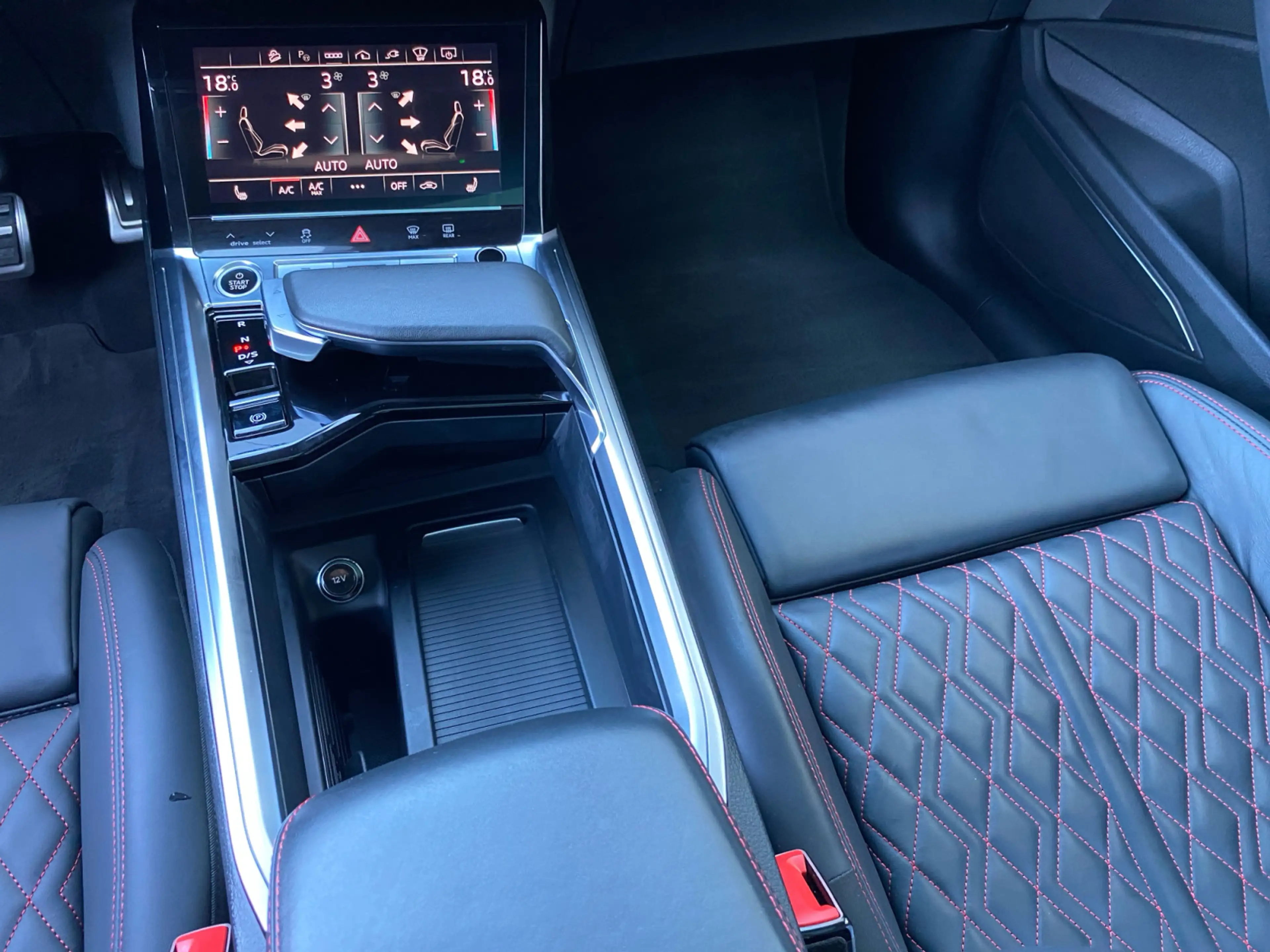 Audi Q8 e-tron 55 quattro S line S-trc HUD B&O 360° A — photo 8