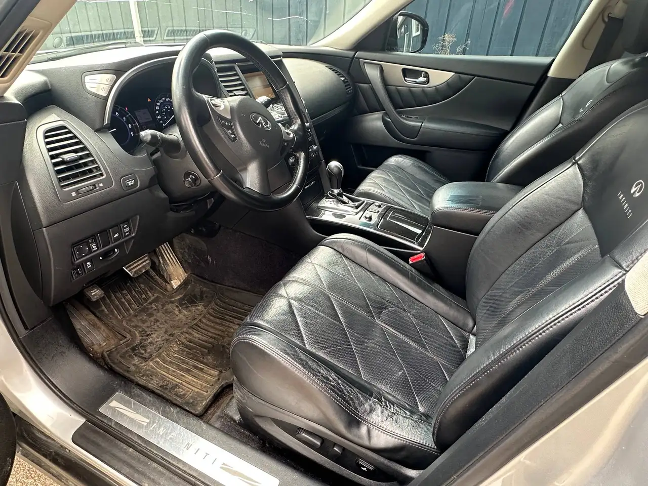 Infiniti FX снимка Infiniti FX