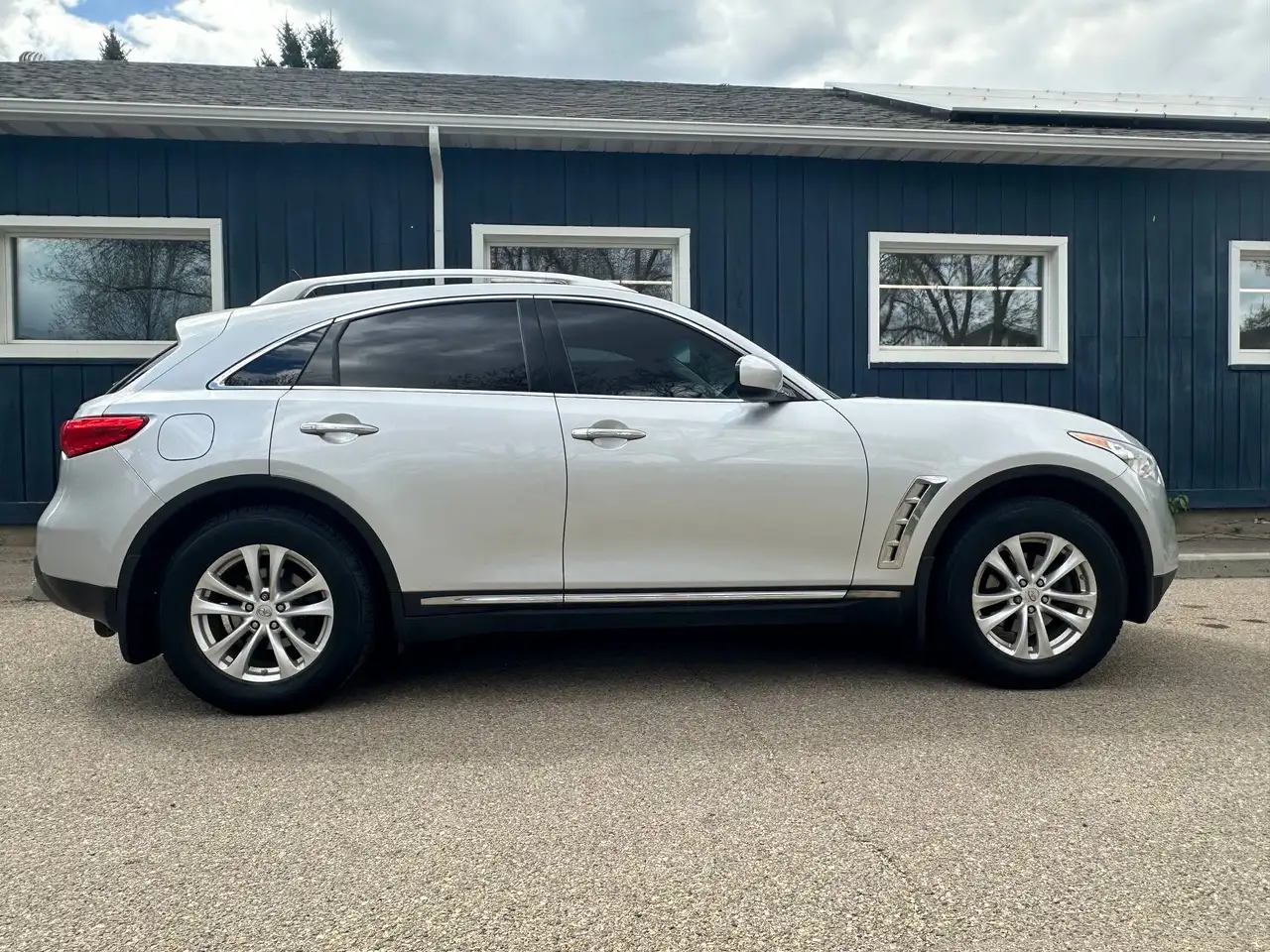 Infiniti FX снимка Infiniti FX