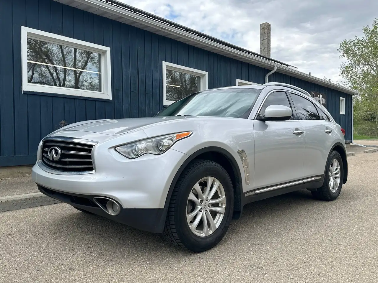 Infiniti FX снимка Infiniti FX