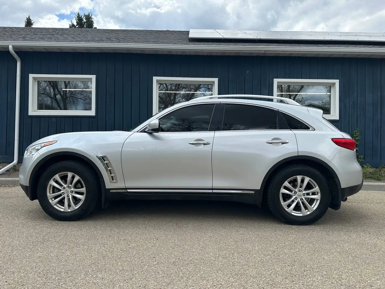 Infiniti FX снимка Infiniti FX
