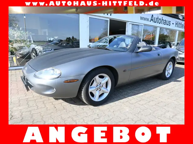 Jaguar XK8 4.0-V8 Convertible *deutsches Auto*