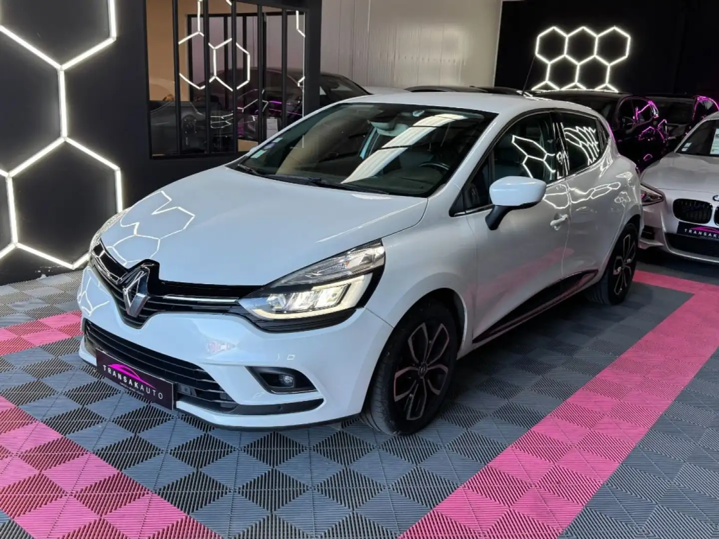Renault Clio IV TCe 90 ch Intens Phase 2 ~ Caméra de recul ~ Régulateur et Limiteur ~ Feux Full Led ~ Weiß - 2