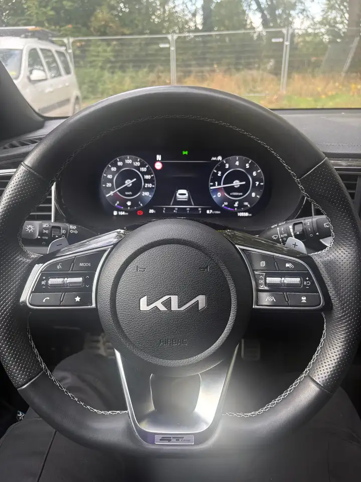 Kia Procee'd