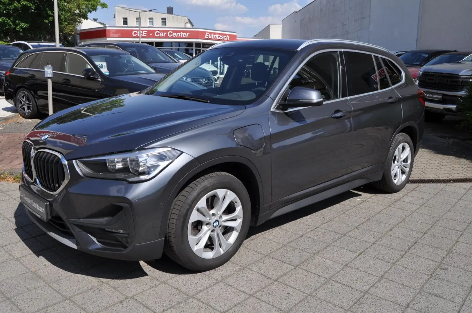 BMW X1 xDrive 25e Hybrid NAVI Sitzheizung DAB Grigio - 1