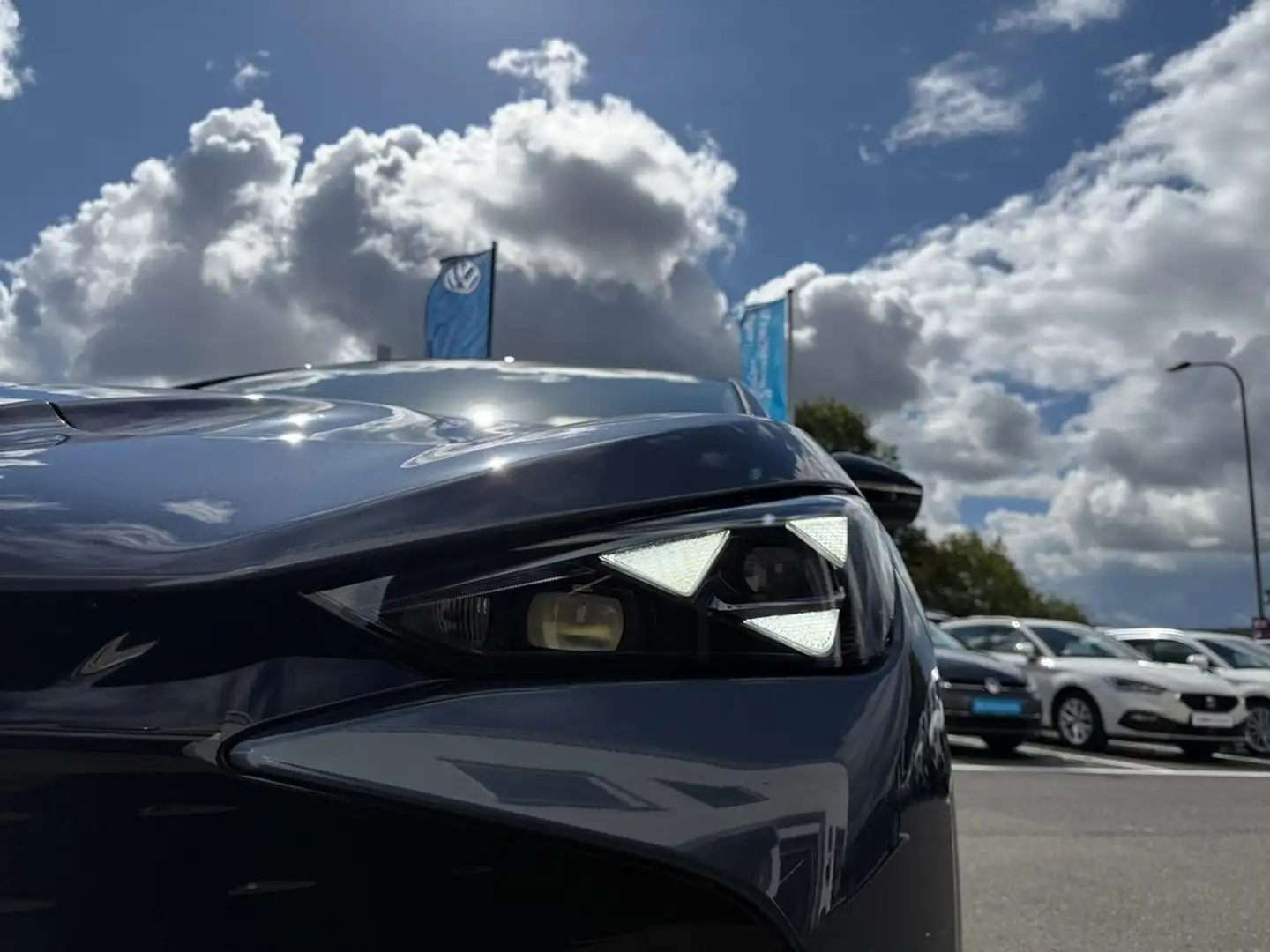 CUPRA Tavascan 250 kW 4Drive VZ Blau - 2