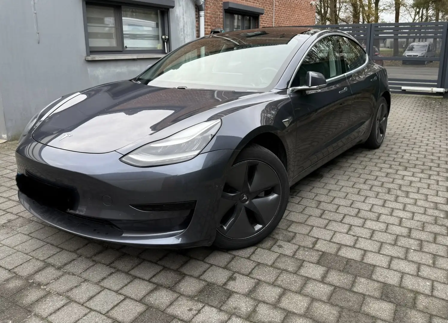 Tesla Model 3 Standard Reichweite Plus Hinterradantrieb - 2