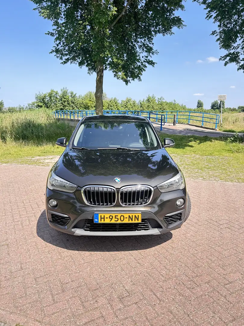 BMW X1 High Executive Sdrive 18d Bruin - 1