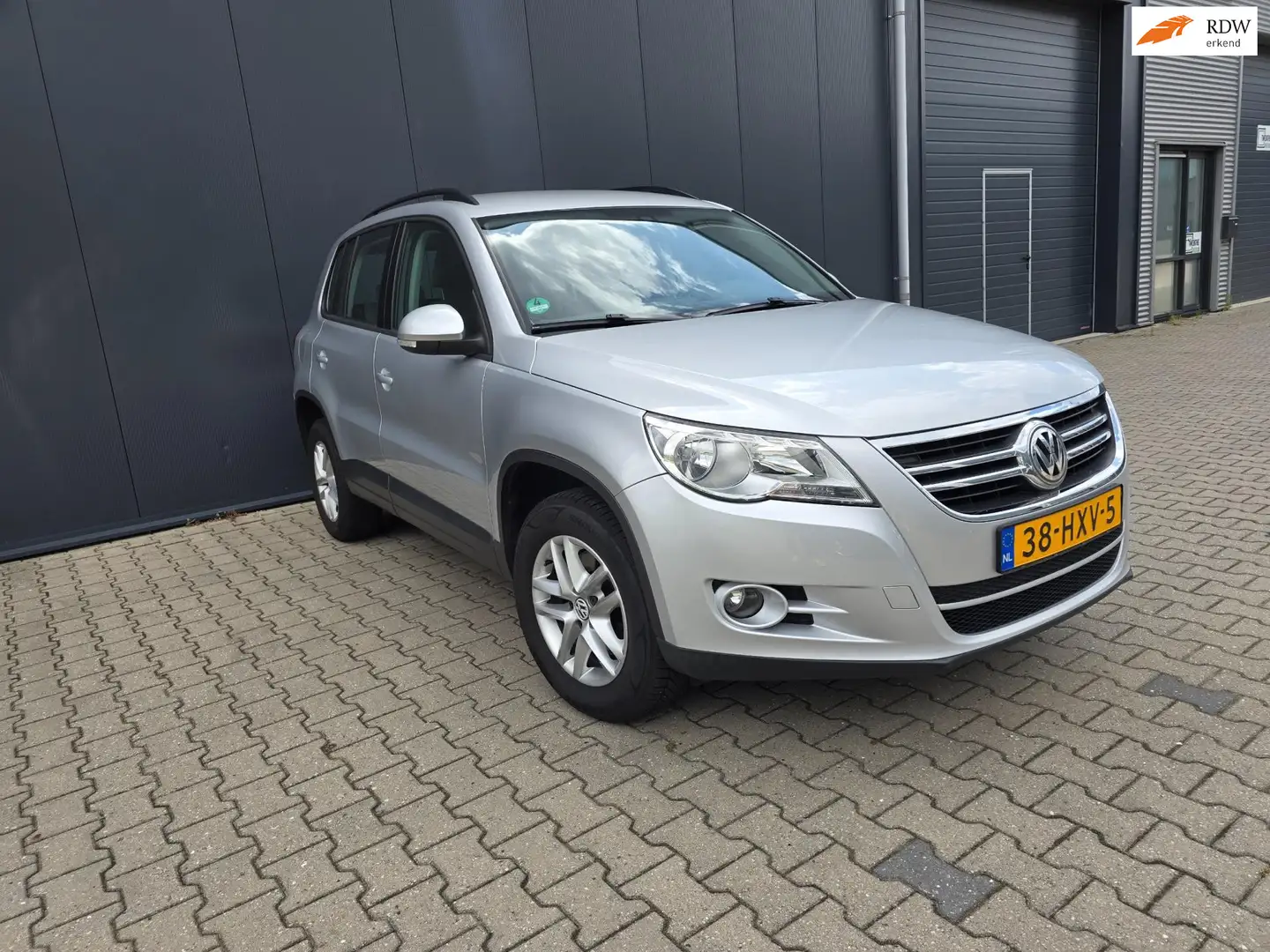 Volkswagen Tiguan 1.4 TSI Comfort&Design Nap/Apk Dealeronderhoud! Сірий - 1