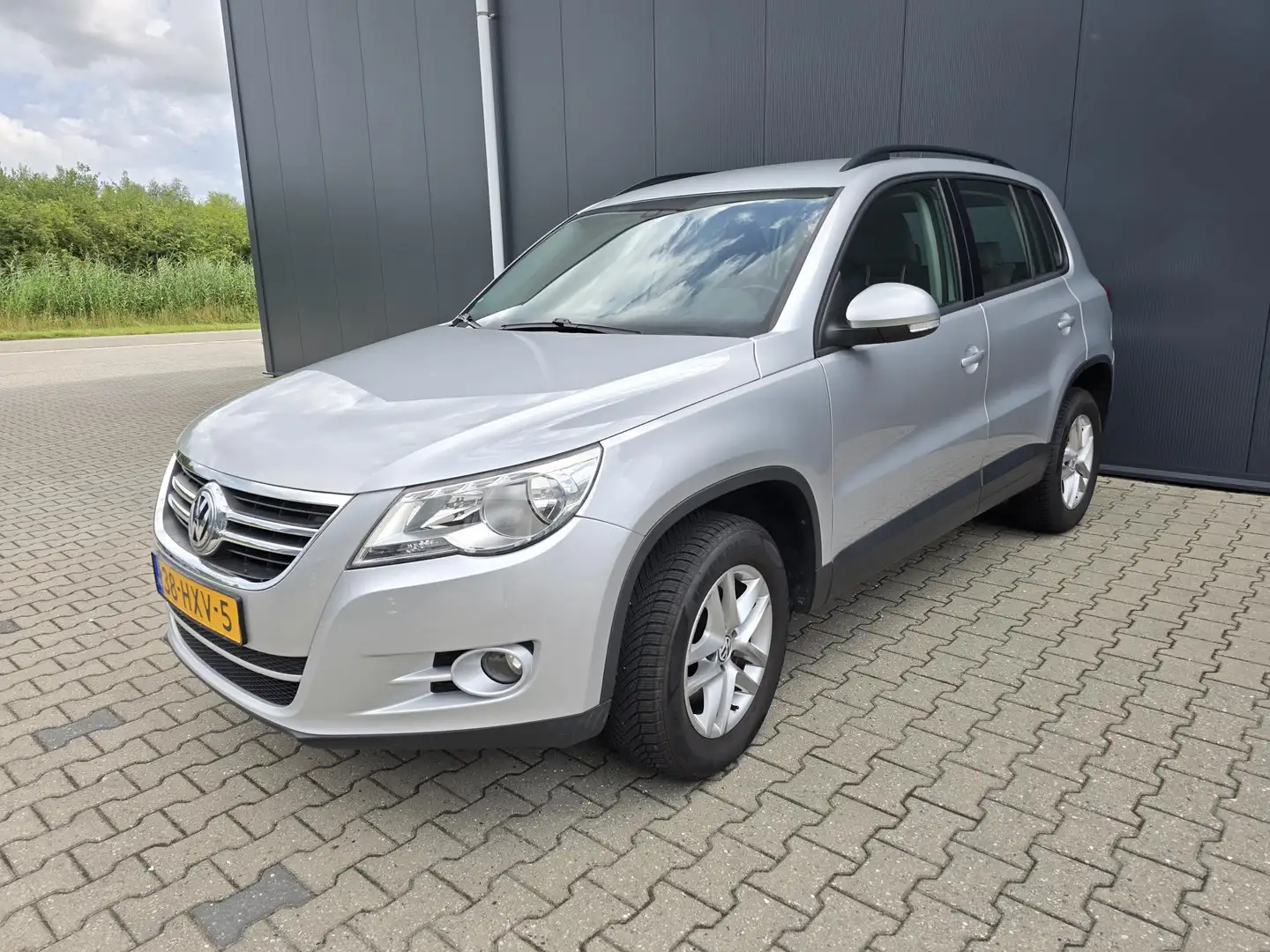 Volkswagen Tiguan 1.4 TSI Comfort&Design Nap/Apk Dealeronderhoud! Сірий - 2
