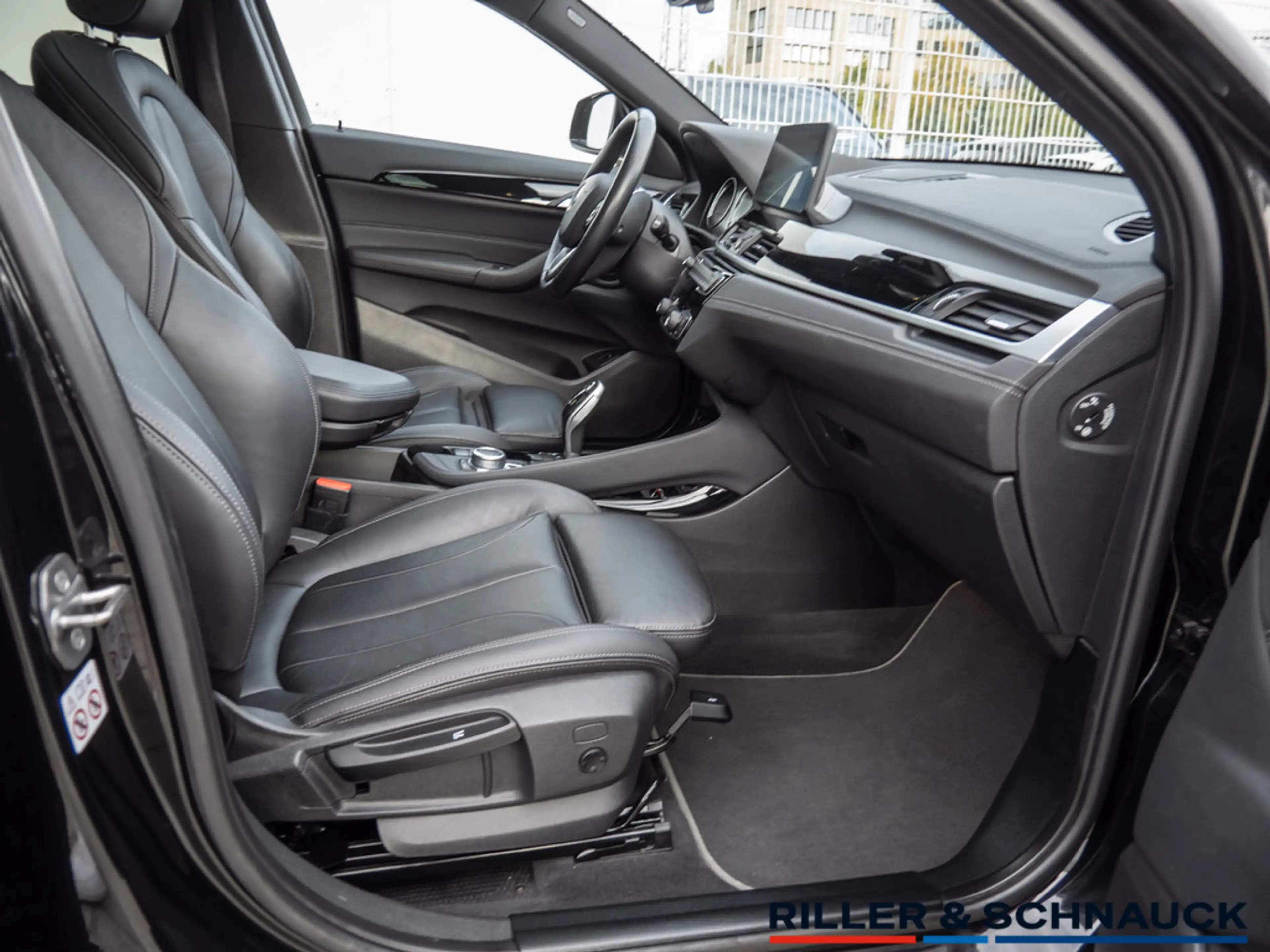 BMW X2 20i Advantage Plus LEDER+PANO+LED+NAVI+HUD — photo 8