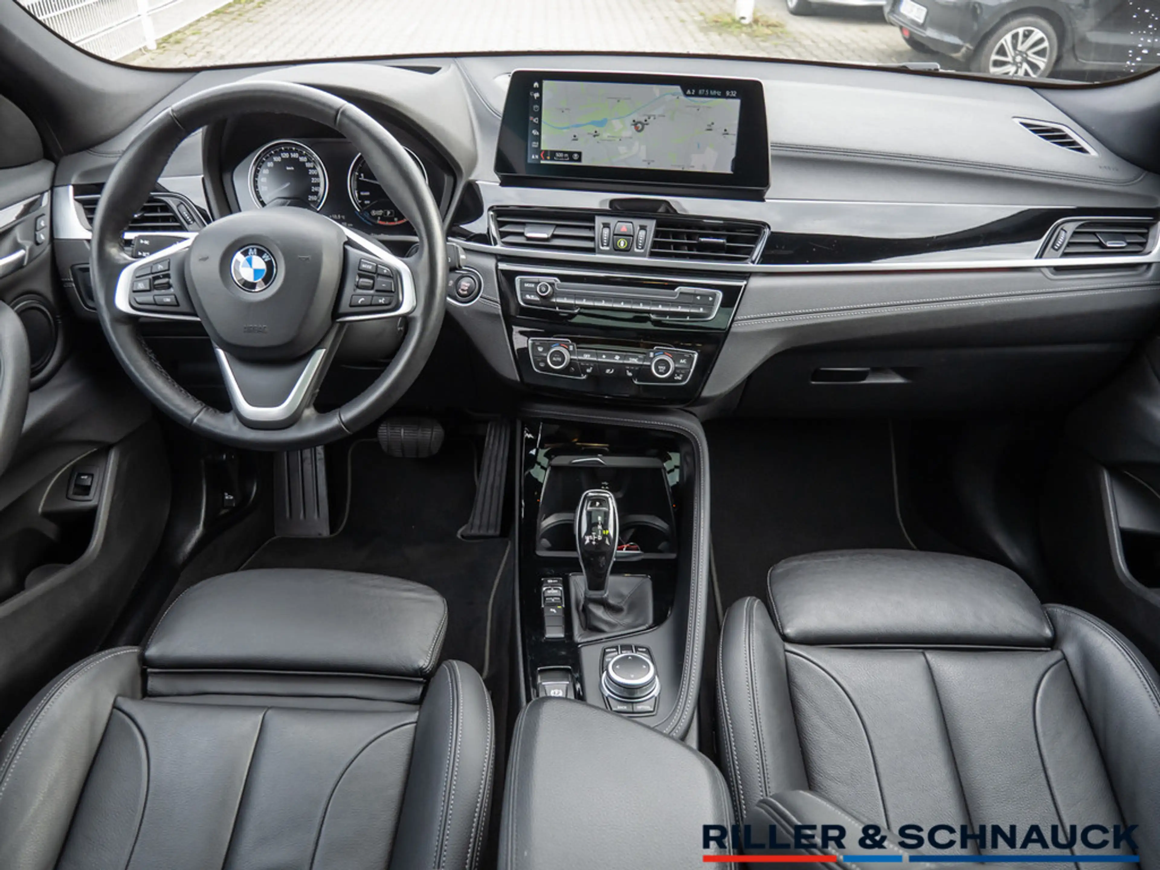 BMW X2 20i Advantage Plus LEDER+PANO+LED+NAVI+HUD — photo 10