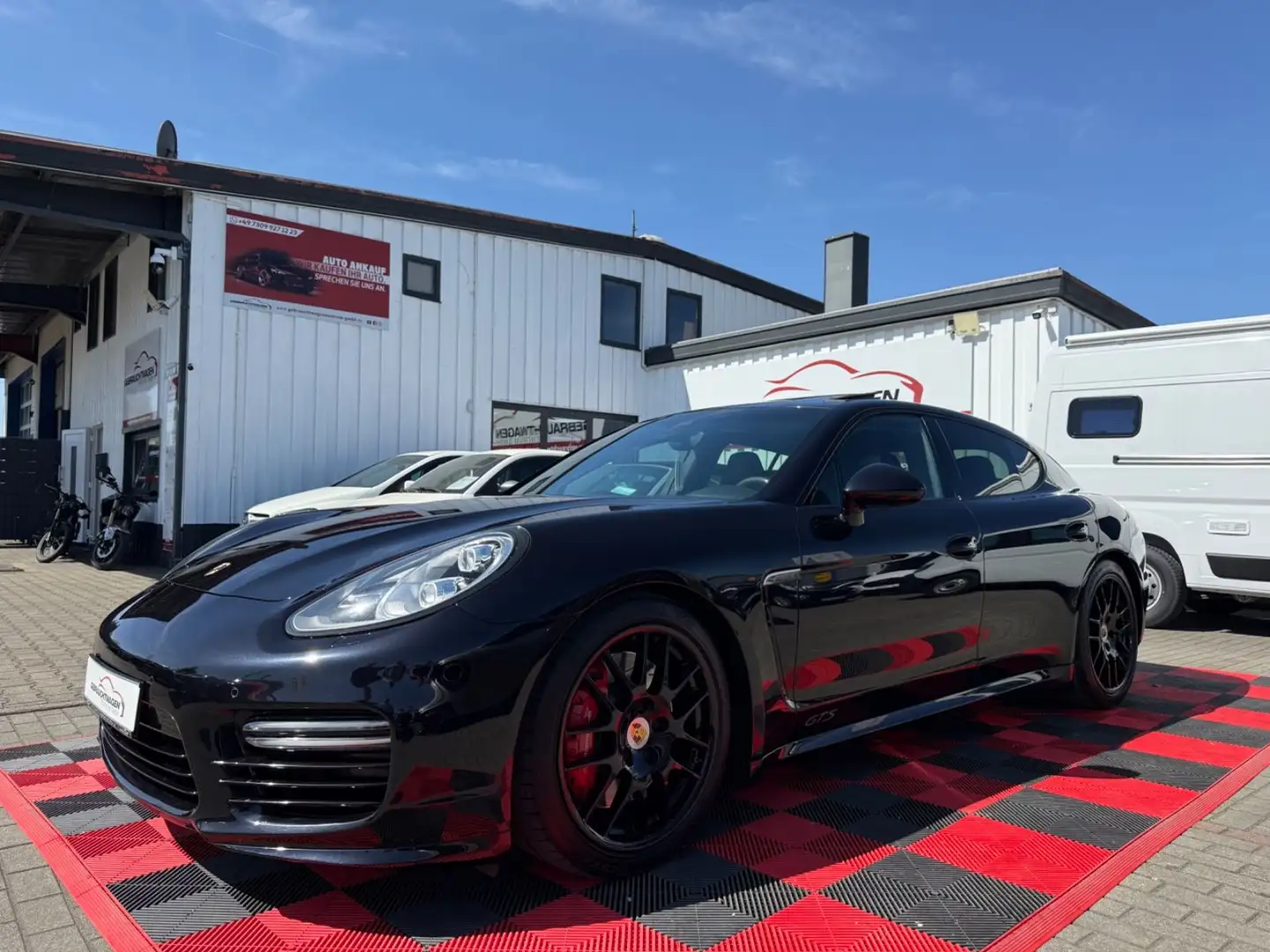 Porsche Panamera GTS * Sport-Chrono-Paket * Zwart - 1