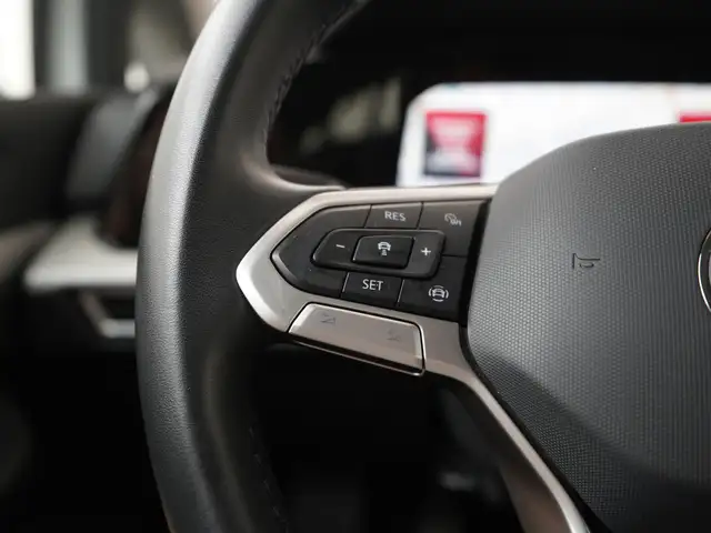 Volkswagen Golf view 8