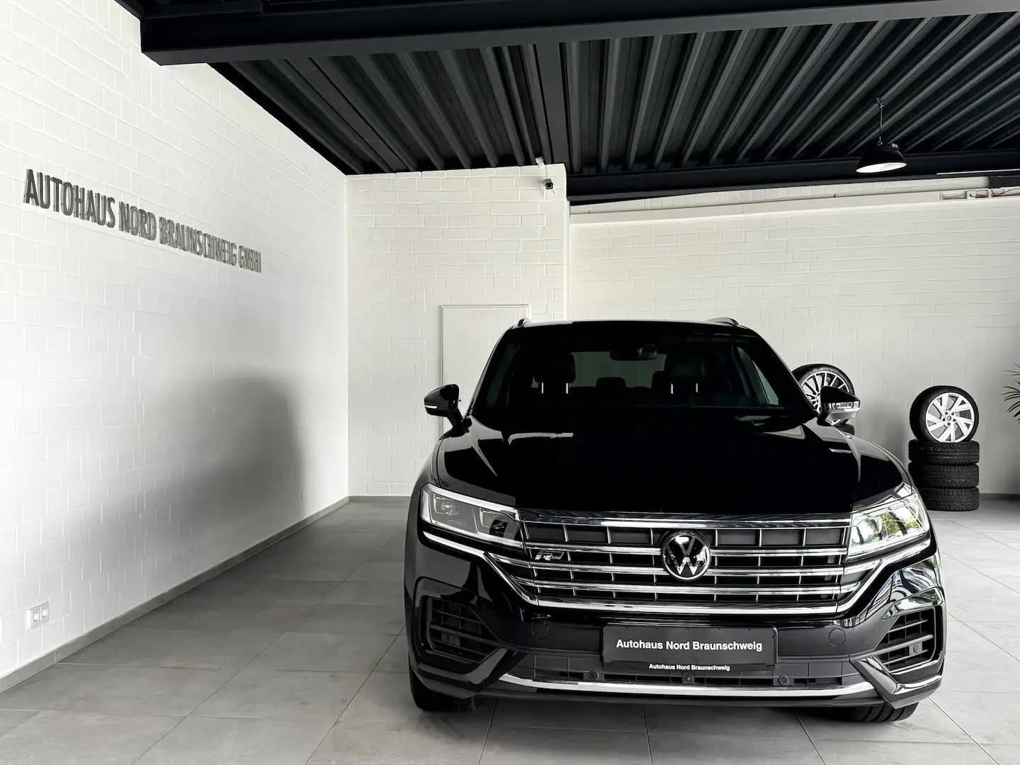 Volkswagen Touareg 3.0TDI R Line*Massage*Dynaudio*Luftfeder* Schwarz - 2