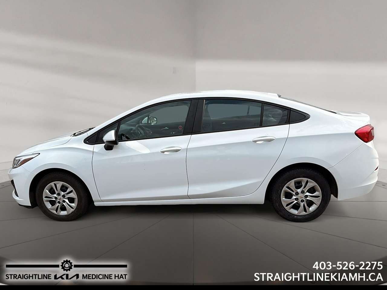 2019 Chevrolet Cruze LS Clean Carfax, One Owner, Low KMS, Reliable and — снимка 1