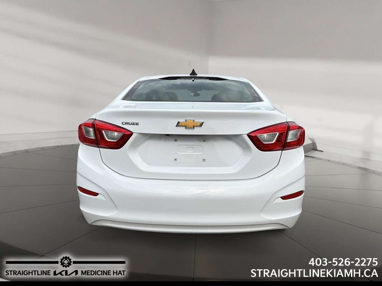 2019 Chevrolet Cruze LS Clean Carfax, One Owner, Low KMS, Reliable and — снимка 1