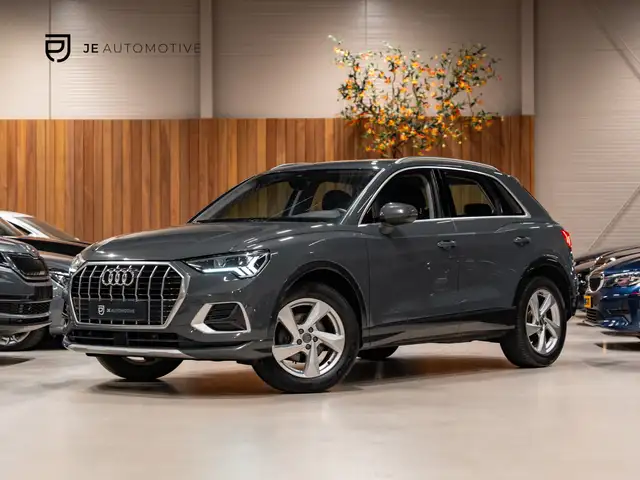 Audi Q3 35 TFSI Pro Line business, Apple Carplay, Matrix L