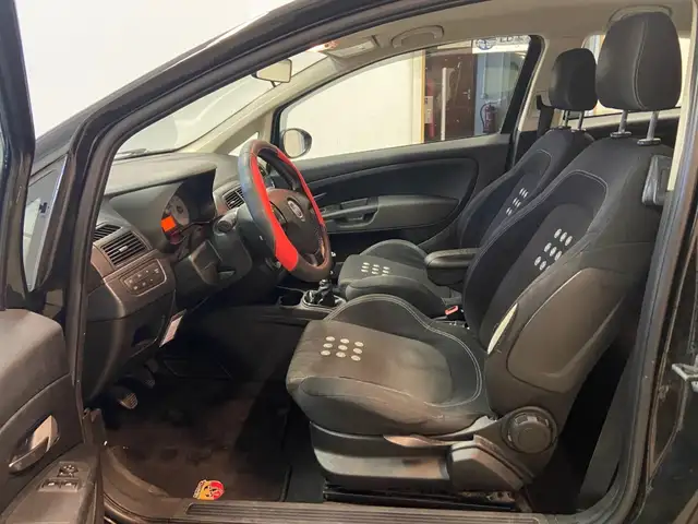 Fiat Grande Punto view 10