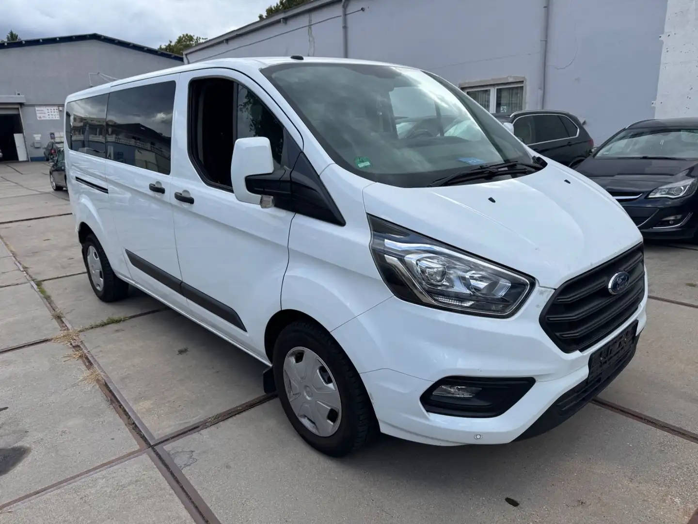 Ford Transit Custom 9 Sitzer PDC 180 tkm Blanc - 2