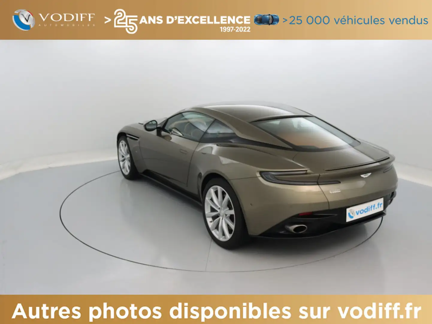 Aston Martin DB11 DB 11 V12 COUPE 608 CV Vert - 2