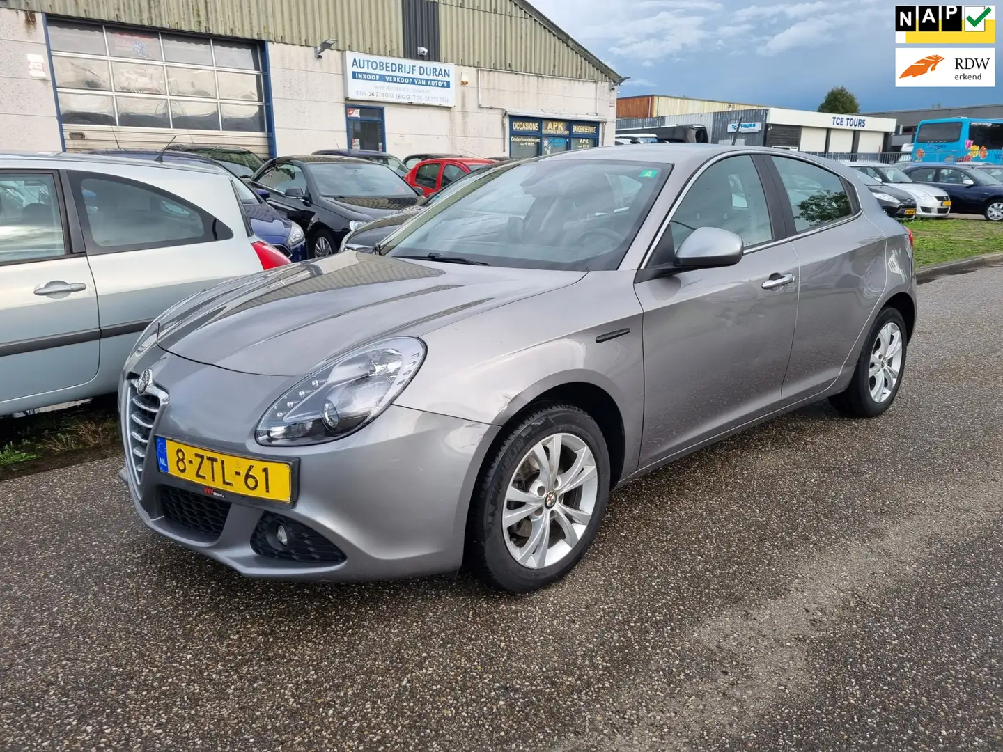 Alfa Romeo Giulietta 1.6 JTDm Progression 77kw 6-Bak Bj:2011 Grijs - 1