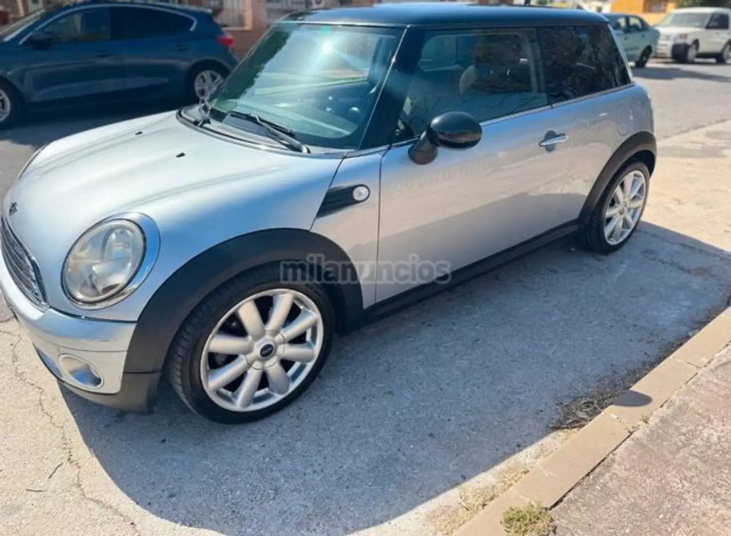 MINI Cooper Plateado - 1