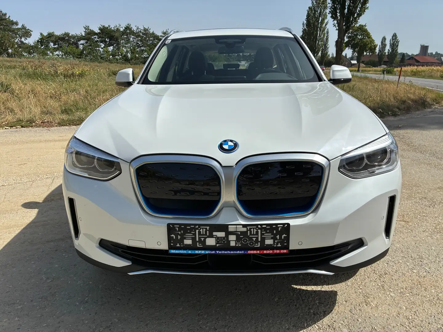 BMW iX3 Inspiring *wenig KM* Weiß - 2