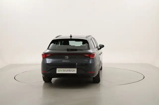 SEAT Leon view 4