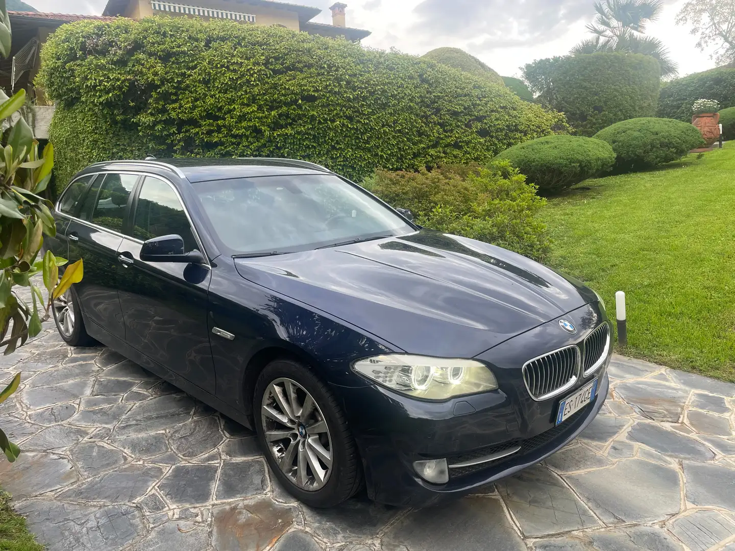 BMW 520 Serie 5 F11 Touring 520d Touring Business auto Blu/Azzurro - 2