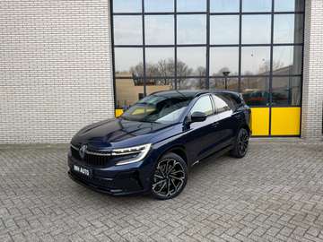 E-Tech full hybrid 200 iconic 7p, pano, trekhaak,