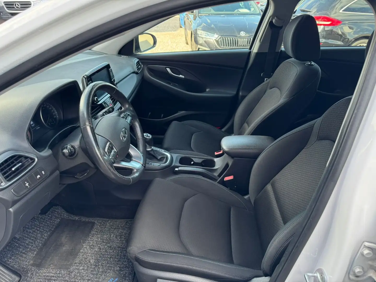 Hyundai i30 1.4 T-GDi Intro LED NAVI KAMERA Weiß - 2