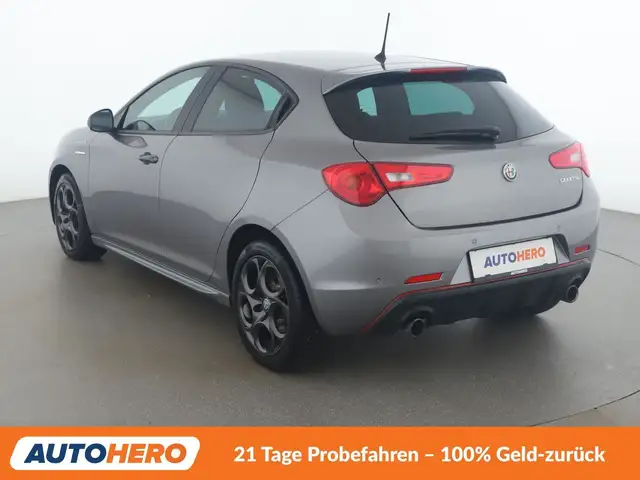Alfa Romeo Giulietta view 4