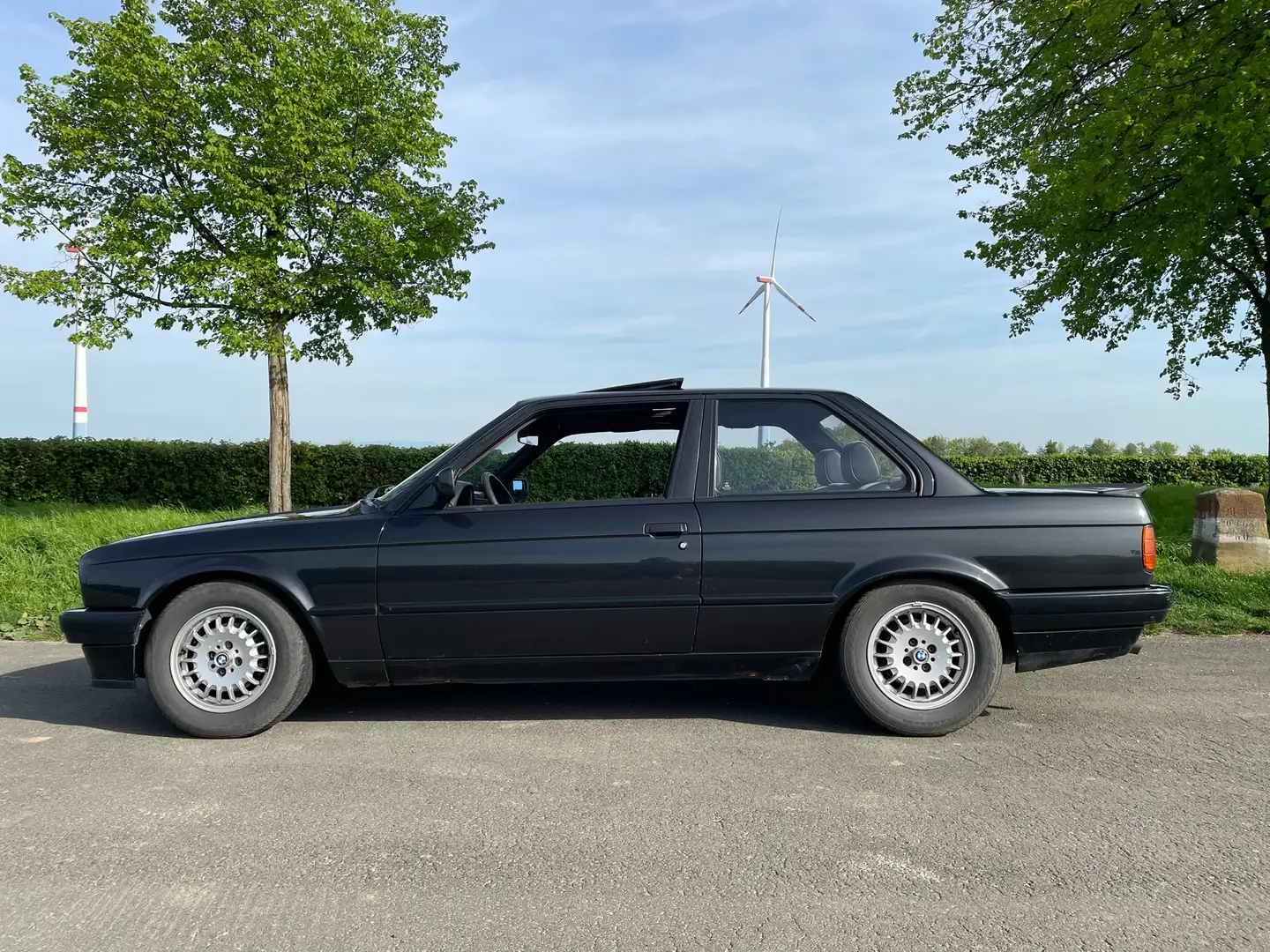 BMW 318 318is E30 Noir - 2