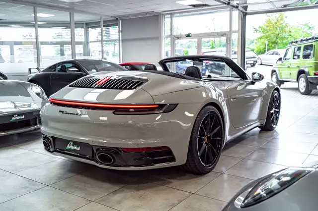 Porsche 992 view 9