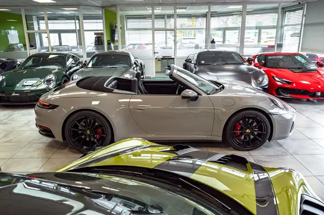 Porsche 992 view 10