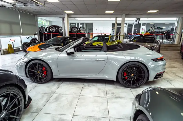 Porsche 992 view 4