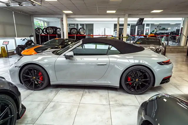 Porsche 992 view 5