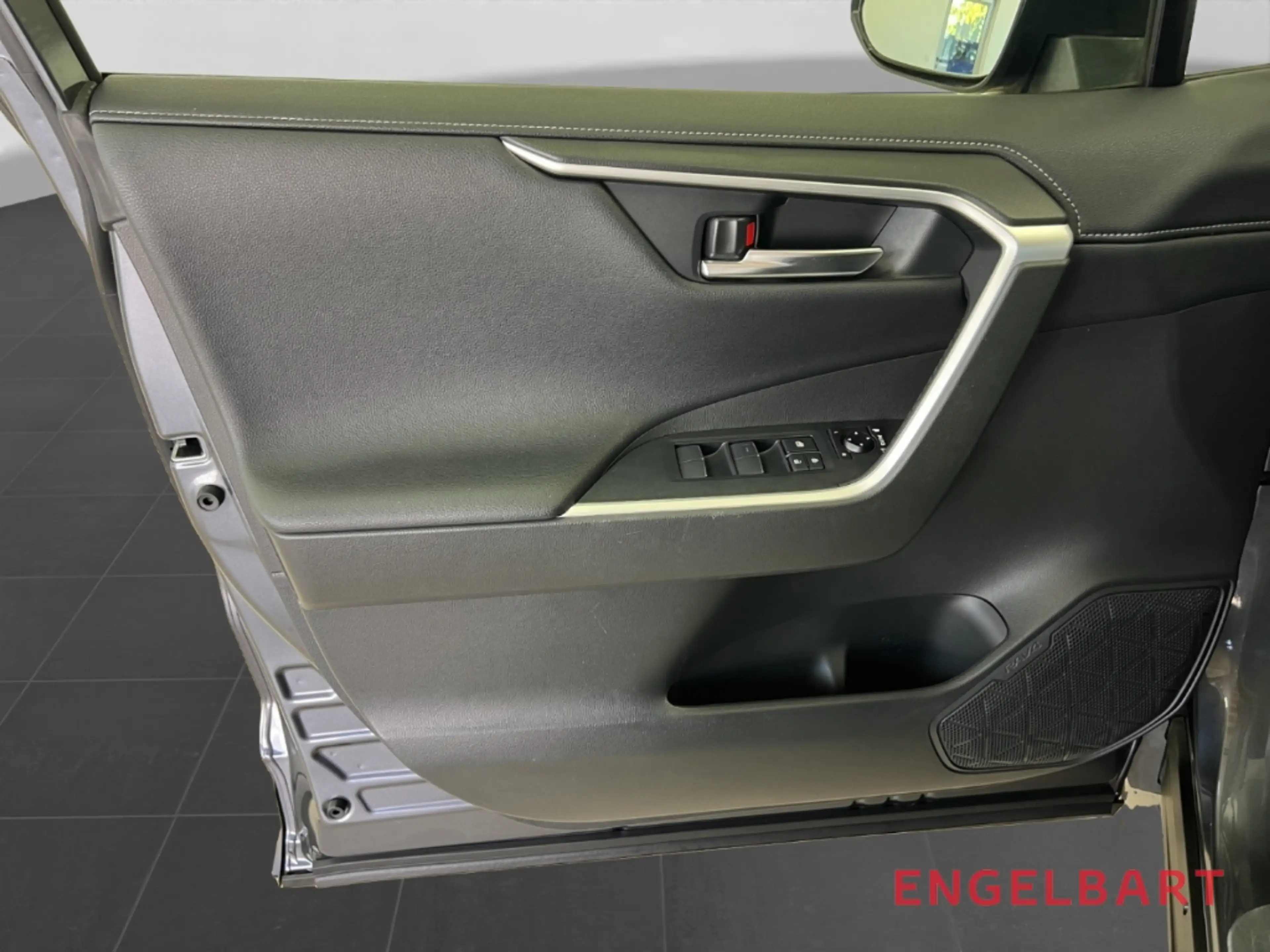 Toyota RAV 4 2.5 Hybrid Team Deutschland AHK abnehmbar — photo 10