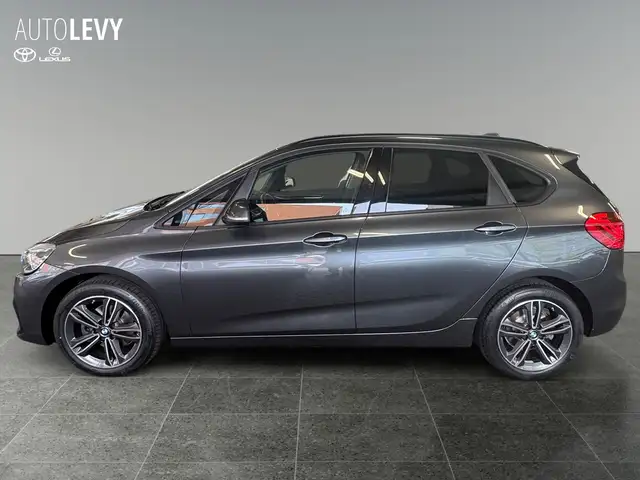 BMW 2 Series view 3